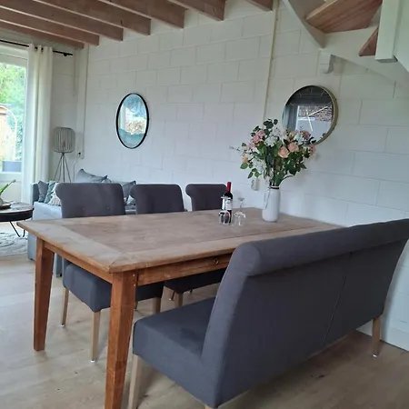 Suus, Inclusief Jacuzzi, Kano En Kajak Feriehus