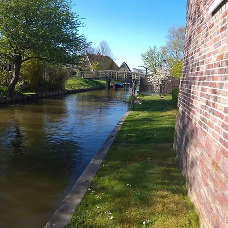 Suus, Inclusief Jacuzzi, Kano En Kajak Feriehus Zuid-Scharwoude