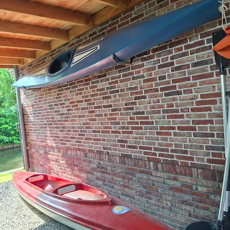 Suus, Inclusief Jacuzzi, Kano En Kajak Vakantiehuis *